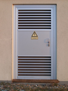 Electrosmog source: transformer station. It is highly carcinogenic, especially for children if their sleeping place is in close proximity.